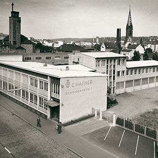 Wiederaufgebautes Firmengebäude von C.Hafner